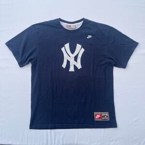 Y2K Nike MLB New York Yankees Center Embroidered Swoosh Clean